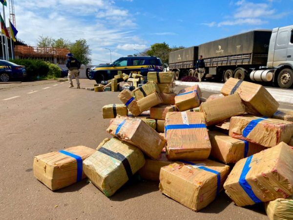 PRF faz maior apreensão de drogas do RS no ano em carreta de Lajeado