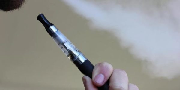 Senacon proíbe venda de cigarros eletrônicos no Brasil