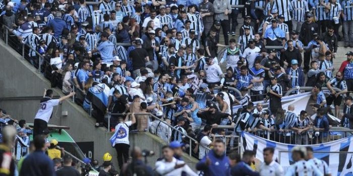 Grêmio é punido pelo STJD e perde três mandos de campo por briga de torcida