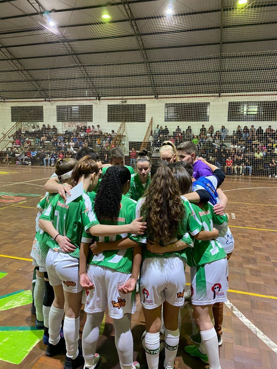 Clubes se unem para desenvolver o futebol feminino