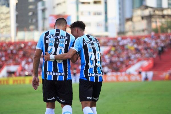 Grêmio goleia o Náutico e está de volta à primeira divisão