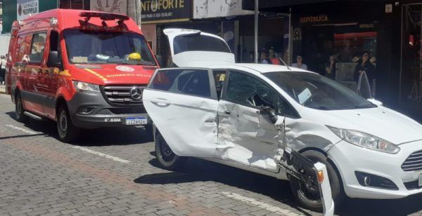 Mulher fica ferida em acidente no Centro de Lajeado