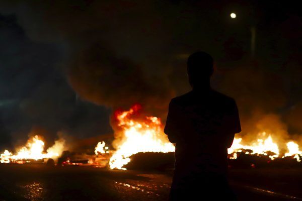 Madrugada é marcada por protestos pelo resultado das eleições