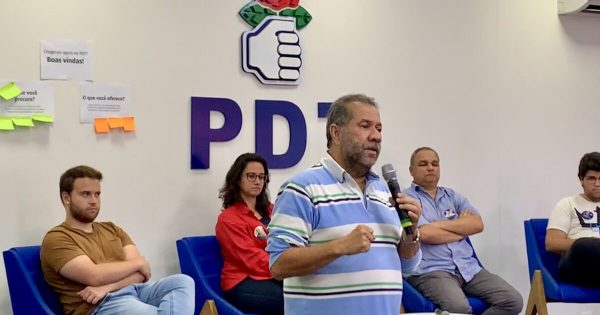 PDT anuncia apoio à candidatura de Lula no 2º turno das eleições