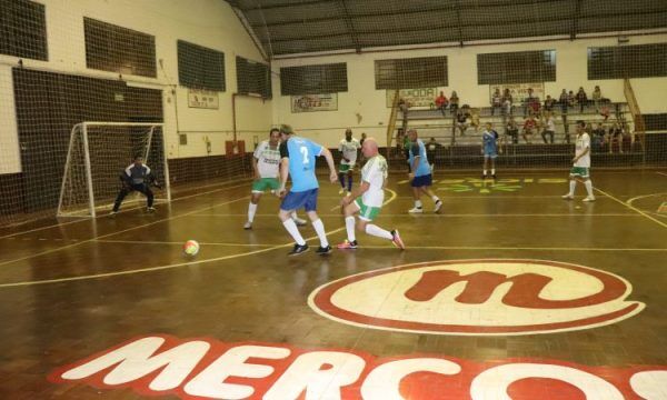 Mato Leitão dá início ao Regional de Futsal