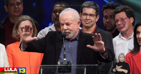 Em primeiro pronunciamento, Lula afirma que vencerá segundo turno