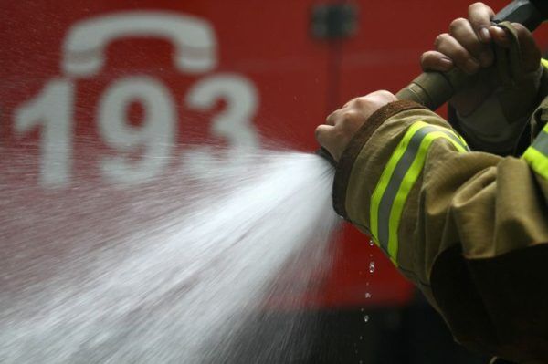 Homem incendeia apartamento e tranca ex em Estrela
