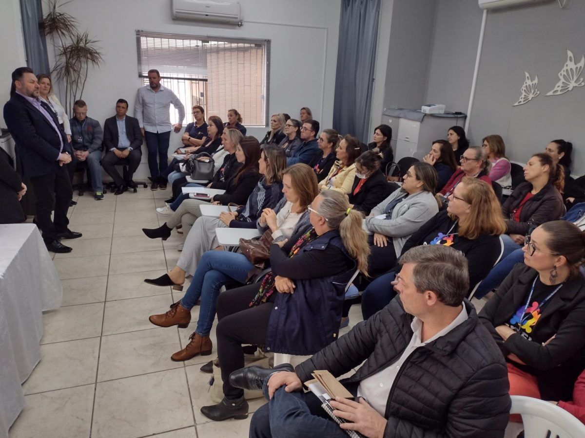 Professores de Estrela vão receber piso nacional até janeiro de 2023