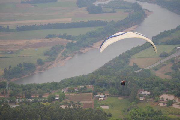 Competição de voo livre deve atrair mais de 100 pilotos