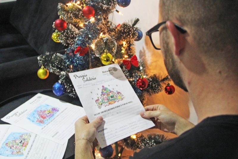 Voluntários atendem pedidos de Natal de mais de 500 crianças