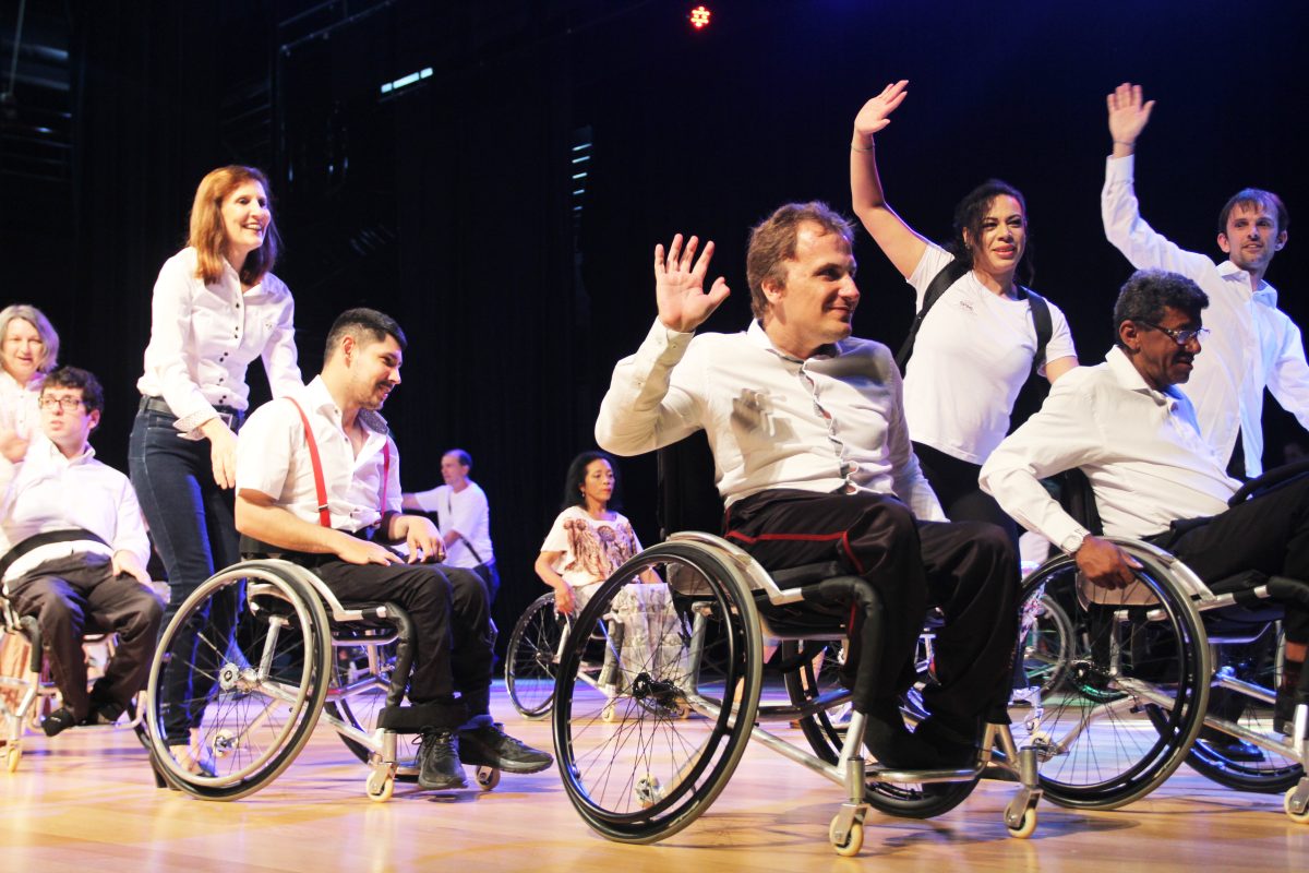 Arte e inclusão: dança sobre rodas revela talentos e supera limitações