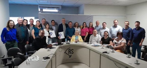 Prefeitos do Vale se reúnem com secretária estadual da Saúde