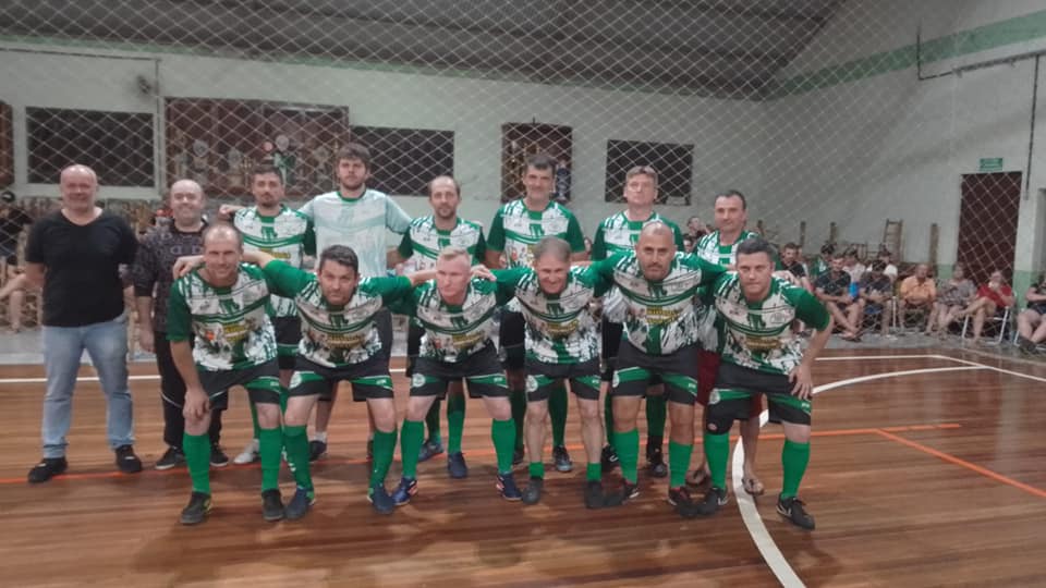 Os campeões da Aliga Futsal veterano e master