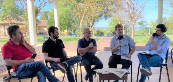 Frente e Verso é apresentado direto da Pella Bethânia