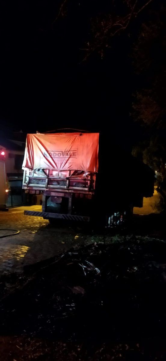 Bombeiros combatem incêndio no bairro Conventos em Lajeado