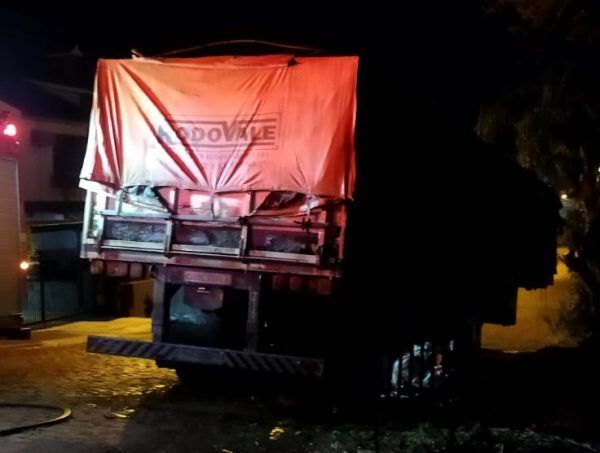 Bombeiros combatem incêndio no bairro Conventos em Lajeado