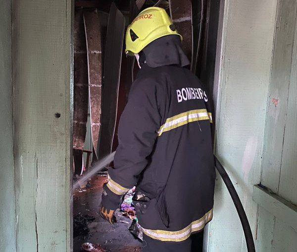 Incêndio atinge residência em Estrela
