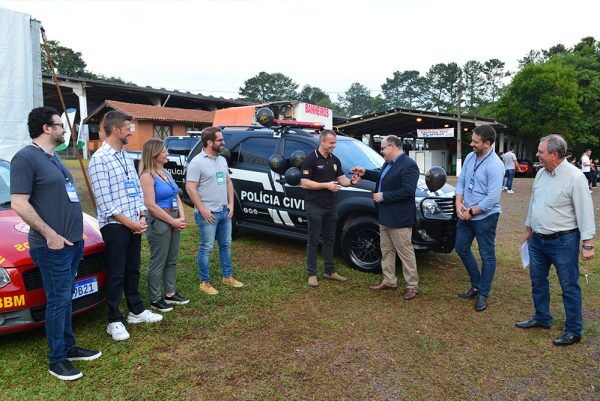 Associação Ipe Amarelo entrega viatura para Draco de Lajeado