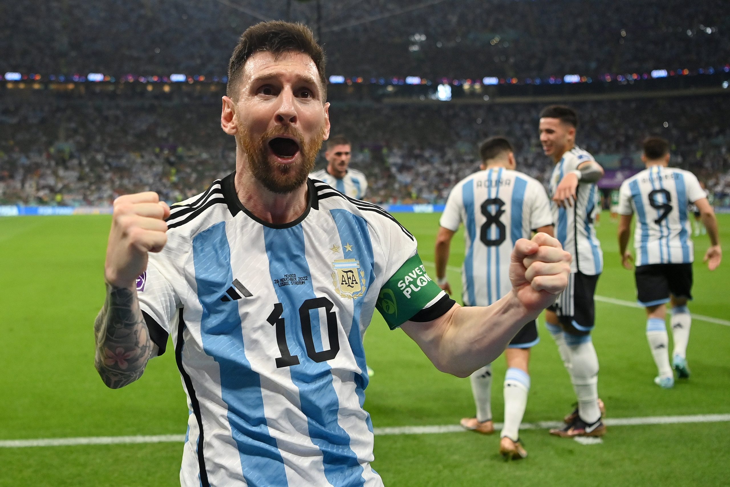 Messi marca, Argentina supera o México e se recupera na Copa