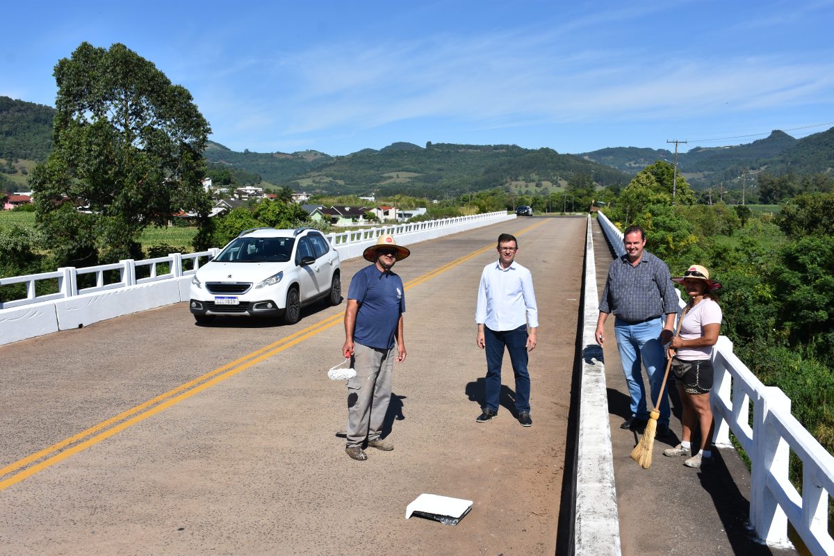 Ponte sobre Rio Forqueta recebe nova pintura