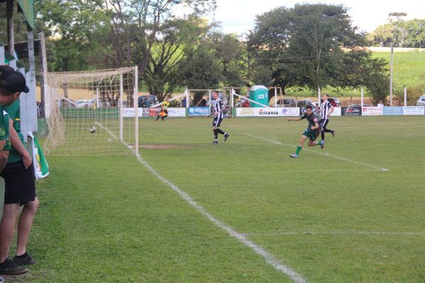 Palanque e Estudiantes a um empate da final nos Titulares