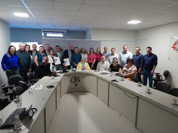 G7 trata demandas do Hospital Ouro Branco com secretária Arita Bergmann