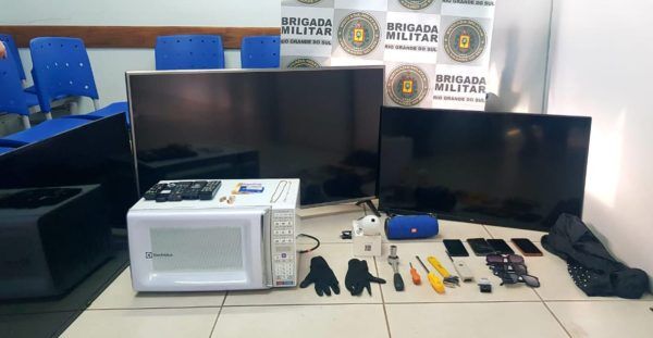 Trio é preso por furto após fiscalização na RSC-287