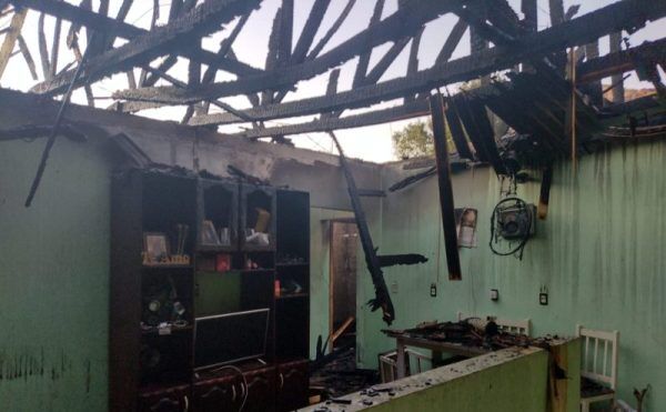Incêndio destrói residência em Teutônia