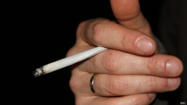 Drogas são apreendidas com adolescentes em escola de Estrela