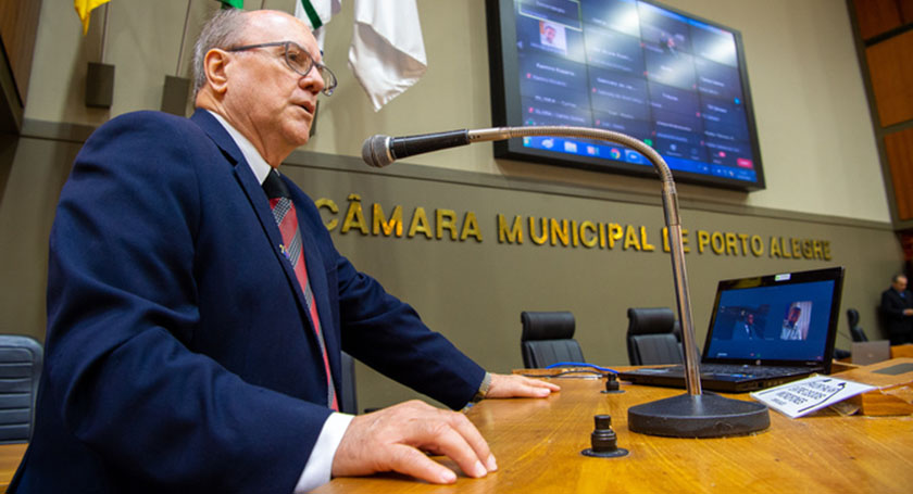 “Decisões de Moraes são autoritárias e antidemocráticas”, diz Schirmer