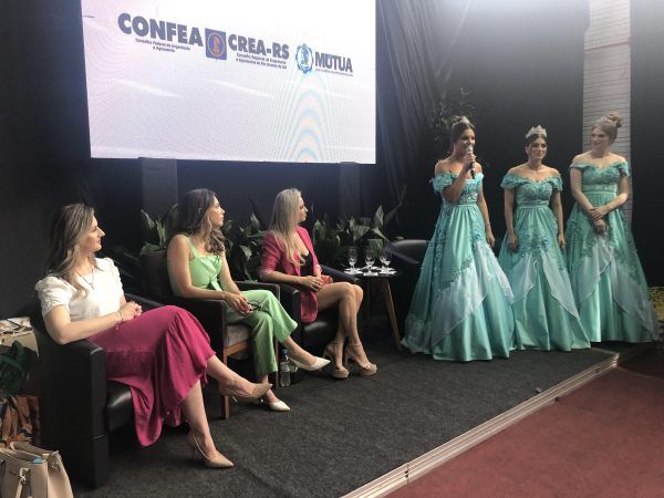 Encontro de soberanas reúne cortes de feiras e municípios de todo o Estado