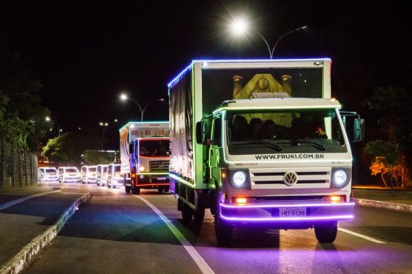 Caravana Iluminada percorre principais ruas de Lajeado neste sábado