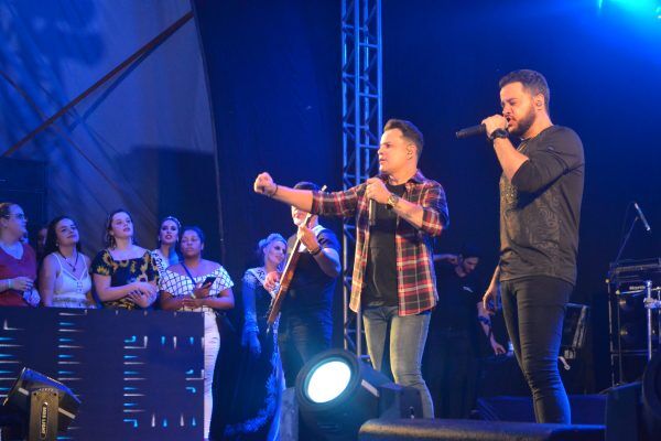 Grande público marca segunda noite do Natal nas Águas