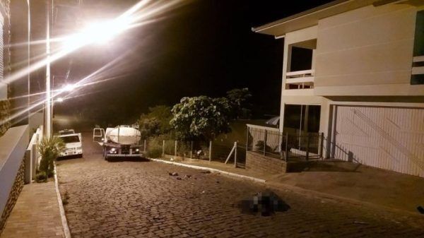 Motociclista morre ao ser atingido por caminhão em Nova Bréscia