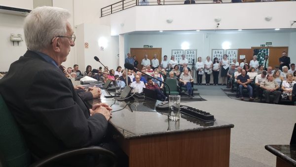 Hélio Musskopf recebe  título de Cidadão Estrelense