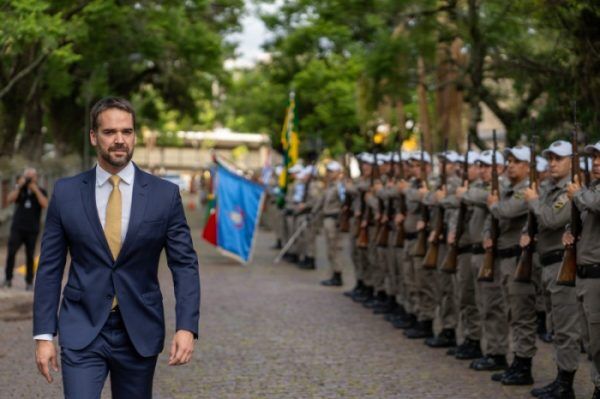 Governador assina promoção de 754 novos sargentos da Brigada Militar