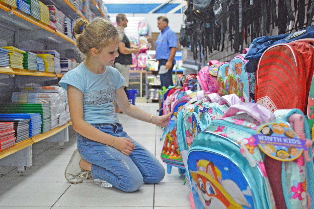 Lojistas projetam aumento nas vendas de material escolar