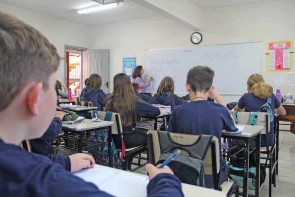 Diretores de escolas têm até este domingo para enviar diagnóstico