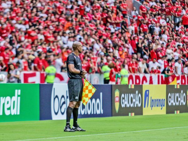 Árbitro do Vale celebra estreia no Beira-Rio