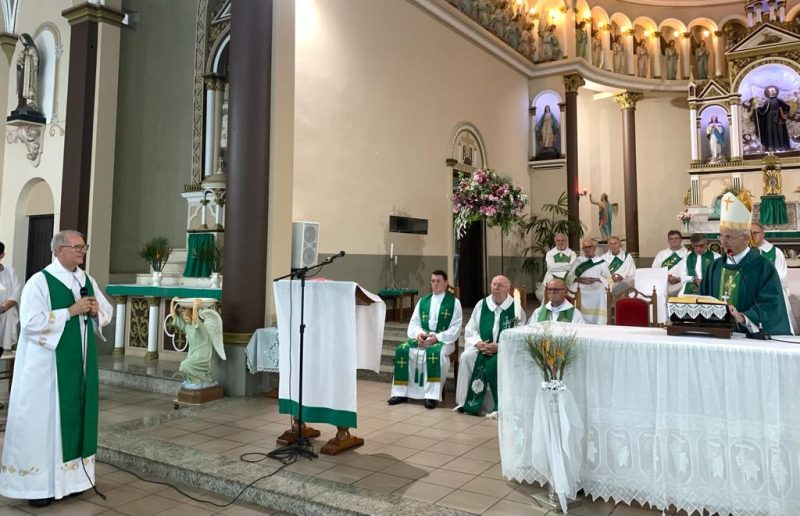 Padre Roni é empossado pároco na Santo Inácio de Loyola