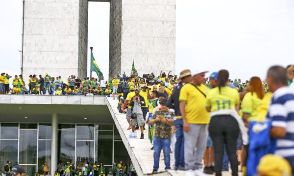 Dos mais de 1,8 mil detidos, pelo menos 12 são do Vale