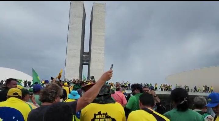 Autoridades se manifestam sobre depredação em Brasília