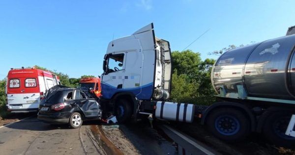 Caminhão de Lajeado se envolve em acidente com quatro mortes em Passo Fundo