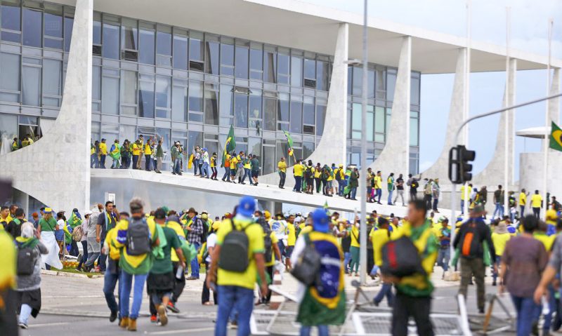 Defesa pede transferência de presos em Brasília para a região