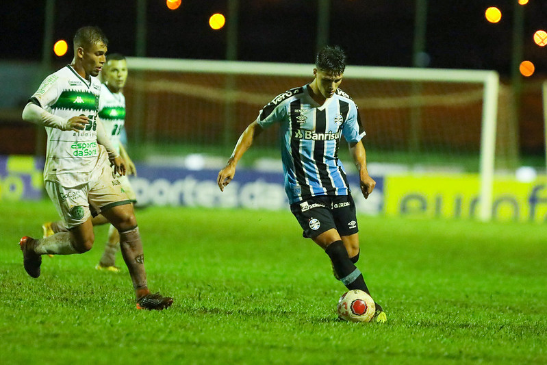 Com gol do santa-clarense Zinho, Grêmio derrota o Guarani