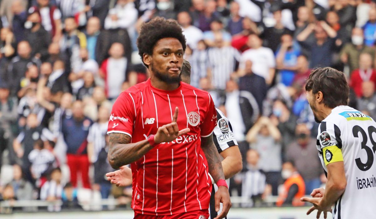 Inter tenta antecipar vinda de Luiz Adriano