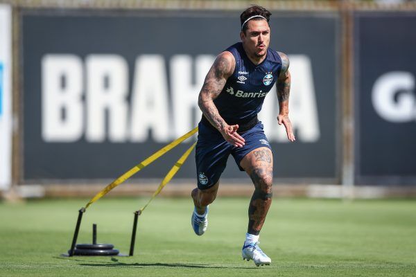 Estreia de Vina é a atração do Grêmio contra o São Luiz