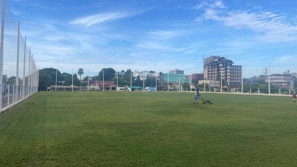 Canabarrense reinaugura campo de futebol