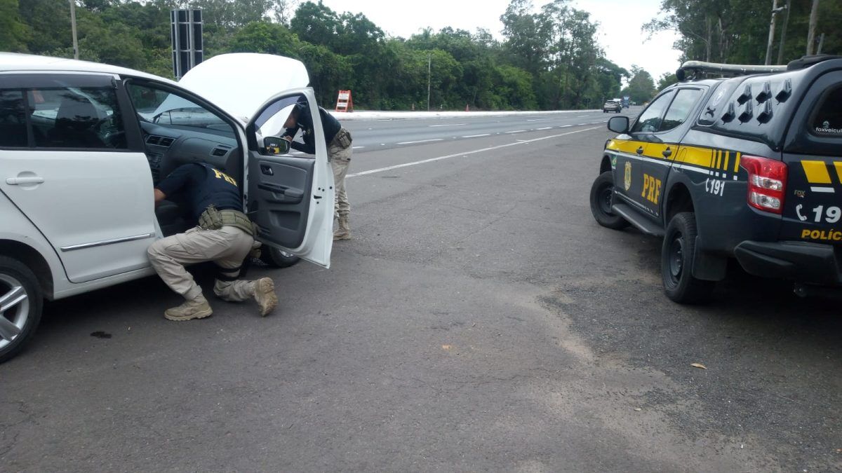 PRF prende homem e recupera carro roubado em Montenegro