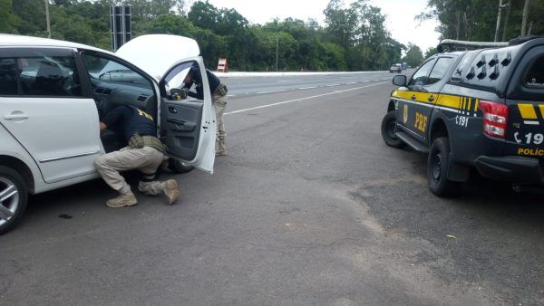 PRF prende homem e recupera carro roubado em Montenegro